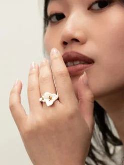 Bague FaceToFace bougainvillier blanc><noscript><img width=