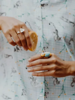 Bague FaceToFace bougainvillier blanc><noscript><img width=