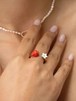 Bague FacetoFace fraise et fleur>NACH BIJOUX Outlet