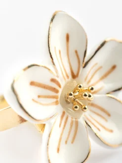 Bague fleur blanche><noscript><img width=