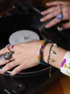 Bird kiss bracelet><noscript><img width=