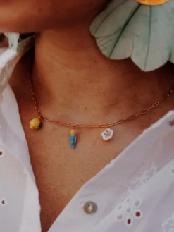 Blue parakeet, lemon and flower necklace>NACH BIJOUX Online