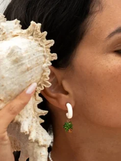 Boucles d'oreilles blanches palmier>NACH BIJOUX