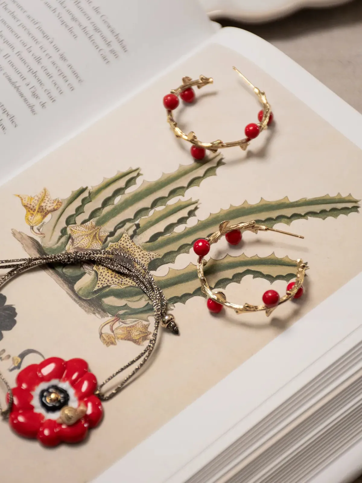 Boucles d'oreilles branches baies rouges>NACH BIJOUX