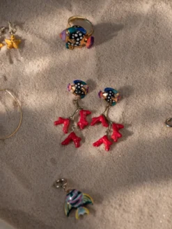 Boucles d'oreilles corail et poisson><noscript><img width=