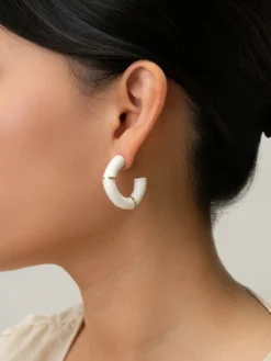 Boucles d’oreilles créoles bambou blanc><noscript><img width=