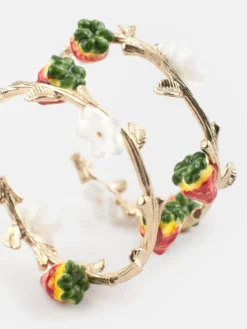 Boucles d'oreilles créoles branche fraises et fleur><noscript><img width=