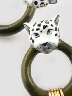 Boucles d'oreilles léopard blanc et doré><noscript><img width=
