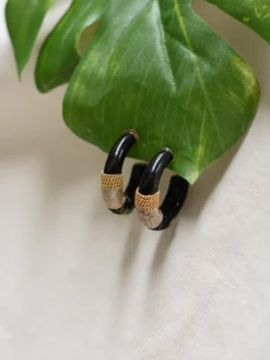Boucles d'oreilles noir ethnique><noscript><img width=