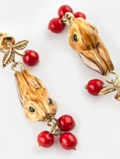 Boucles d'oreilles pendantes lapin et baies><noscript><img width=