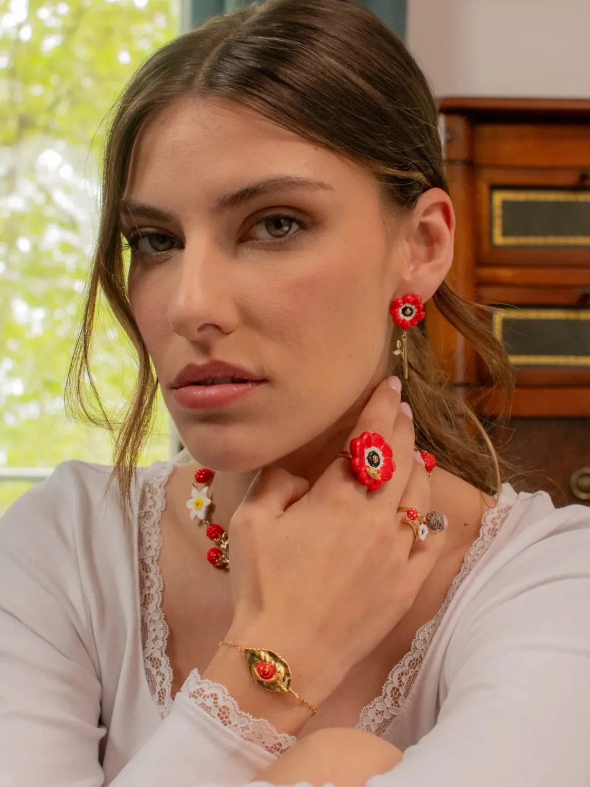 Boucles d'oreilles pendantes anémone rouge>NACH BIJOUX New