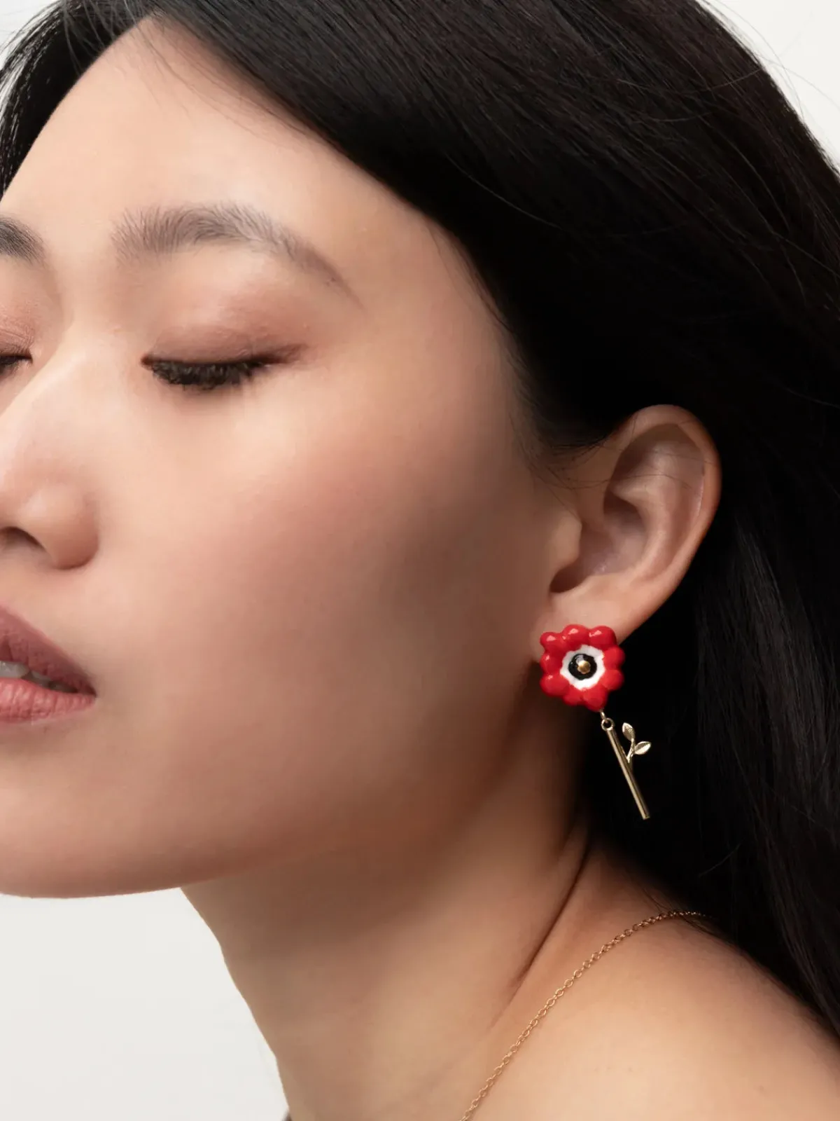 Boucles d'oreilles pendantes anémone rouge>NACH BIJOUX New