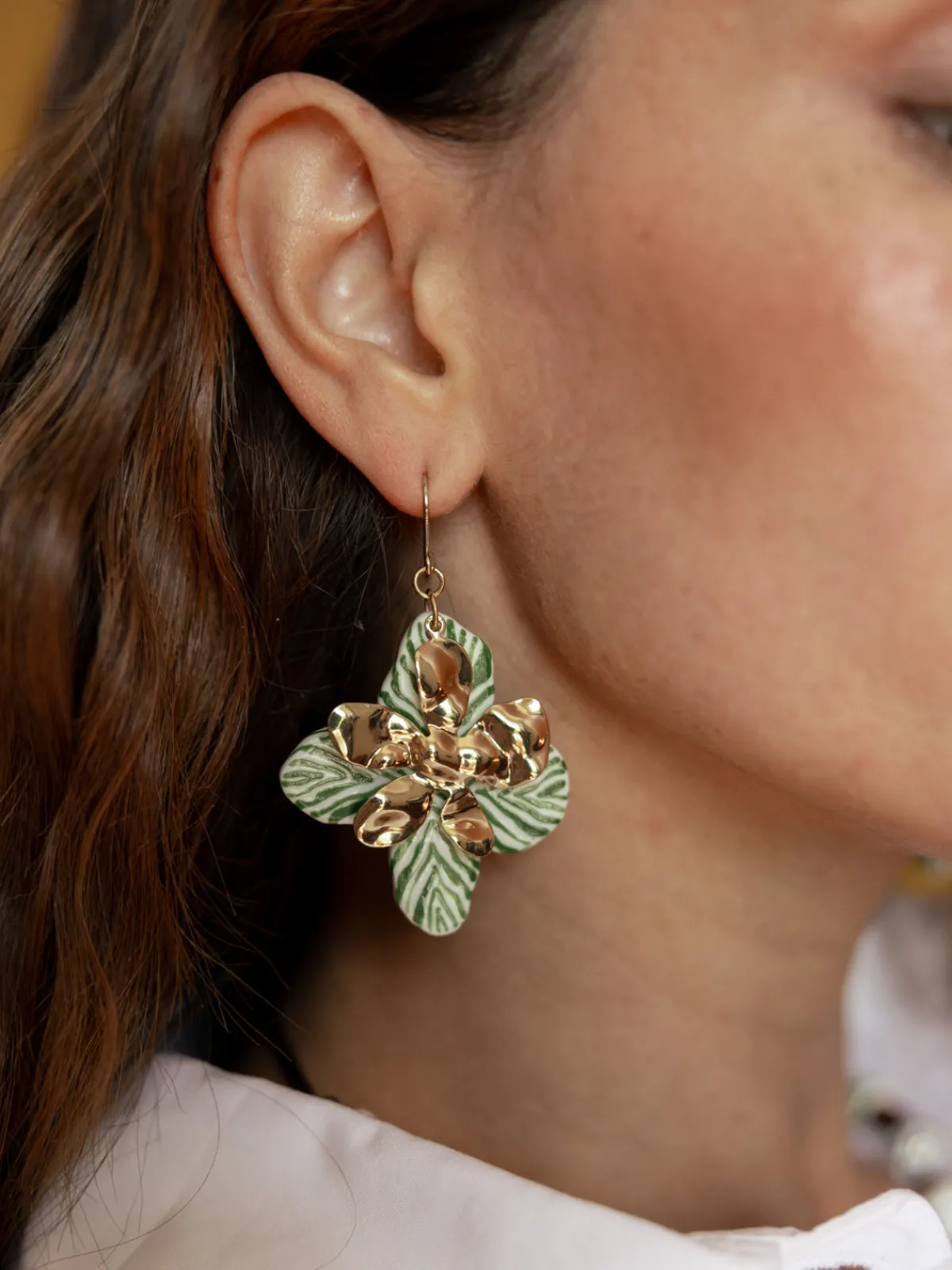 Boucles d'oreilles pendantes pétales zèbre vert>NACH BIJOUX Clearance