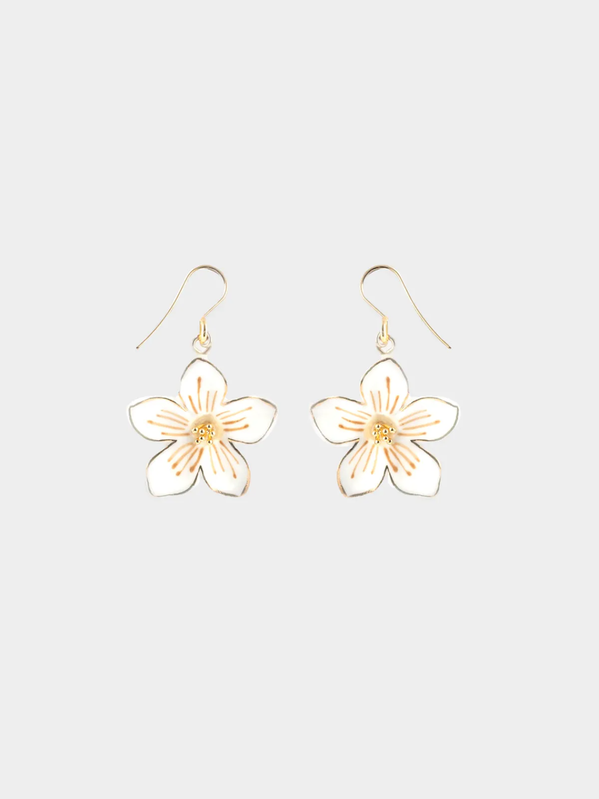 Boucles d'oreilles pendantes fleur blanche>NACH BIJOUX