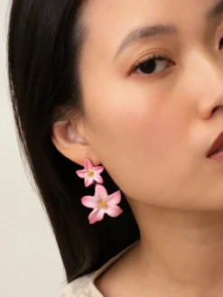 Boucles d’oreilles pendantes double lys roses>NACH BIJOUX Hot