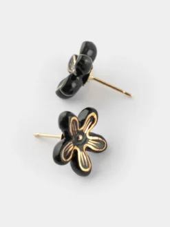 Boucles d'oreilles puces - Fleur d'Erine noire><noscript><img width=