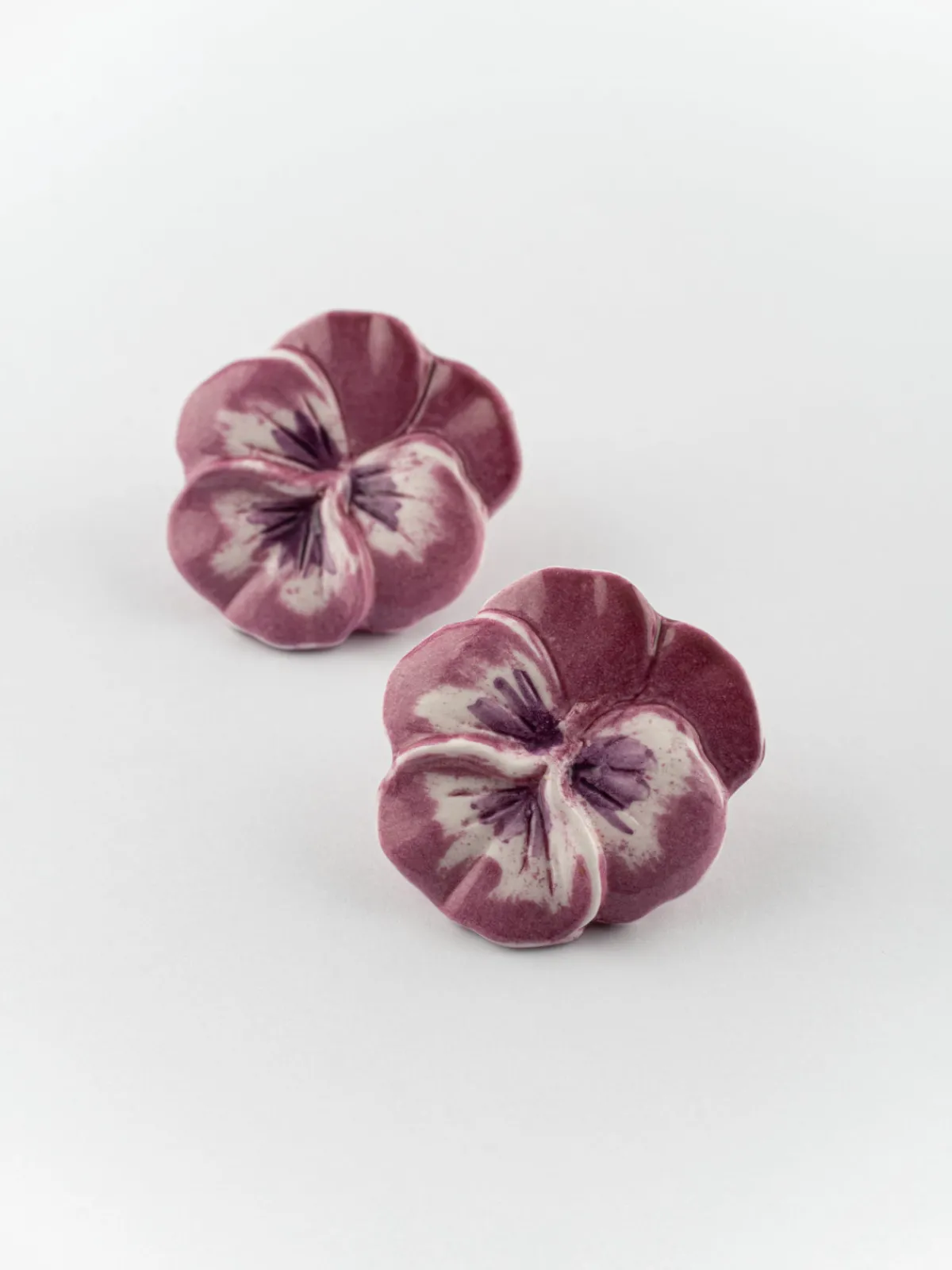 Boucles d'oreilles puces - Fleur pensée>NACH BIJOUX