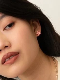 Boucles d'oreilles puces petites - Lys rose>NACH BIJOUX New