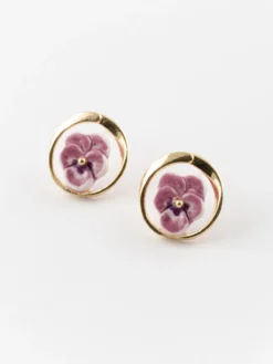 Boucles d'oreilles puces rondes - Fleur pensée><noscript><img width=