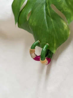 Boucles d'oreilles vert ethnique><noscript><img width=
