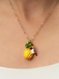 Collier ananas et oiseau diamant de Gould><noscript><img width=