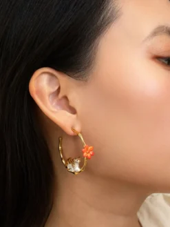Créoles en bambou tigre et fleur>NACH BIJOUX New