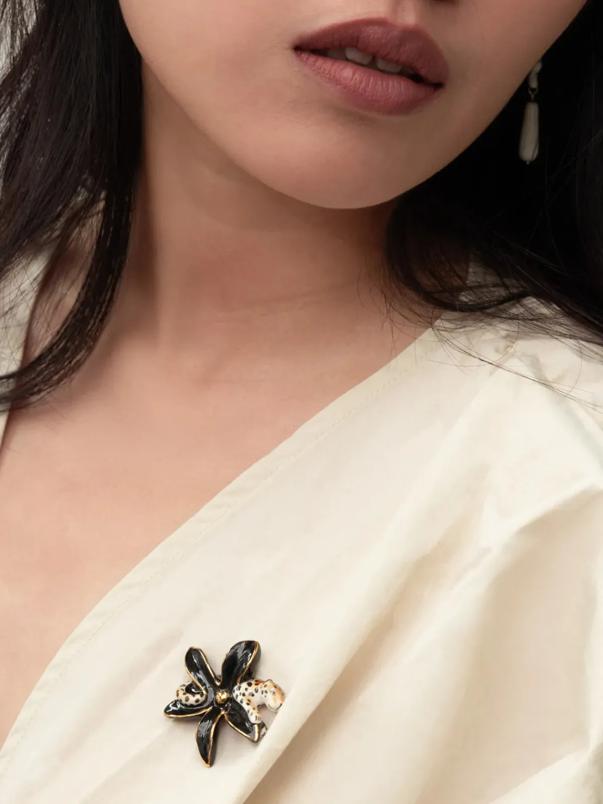 Erine flower and leopard pin>NACH BIJOUX New