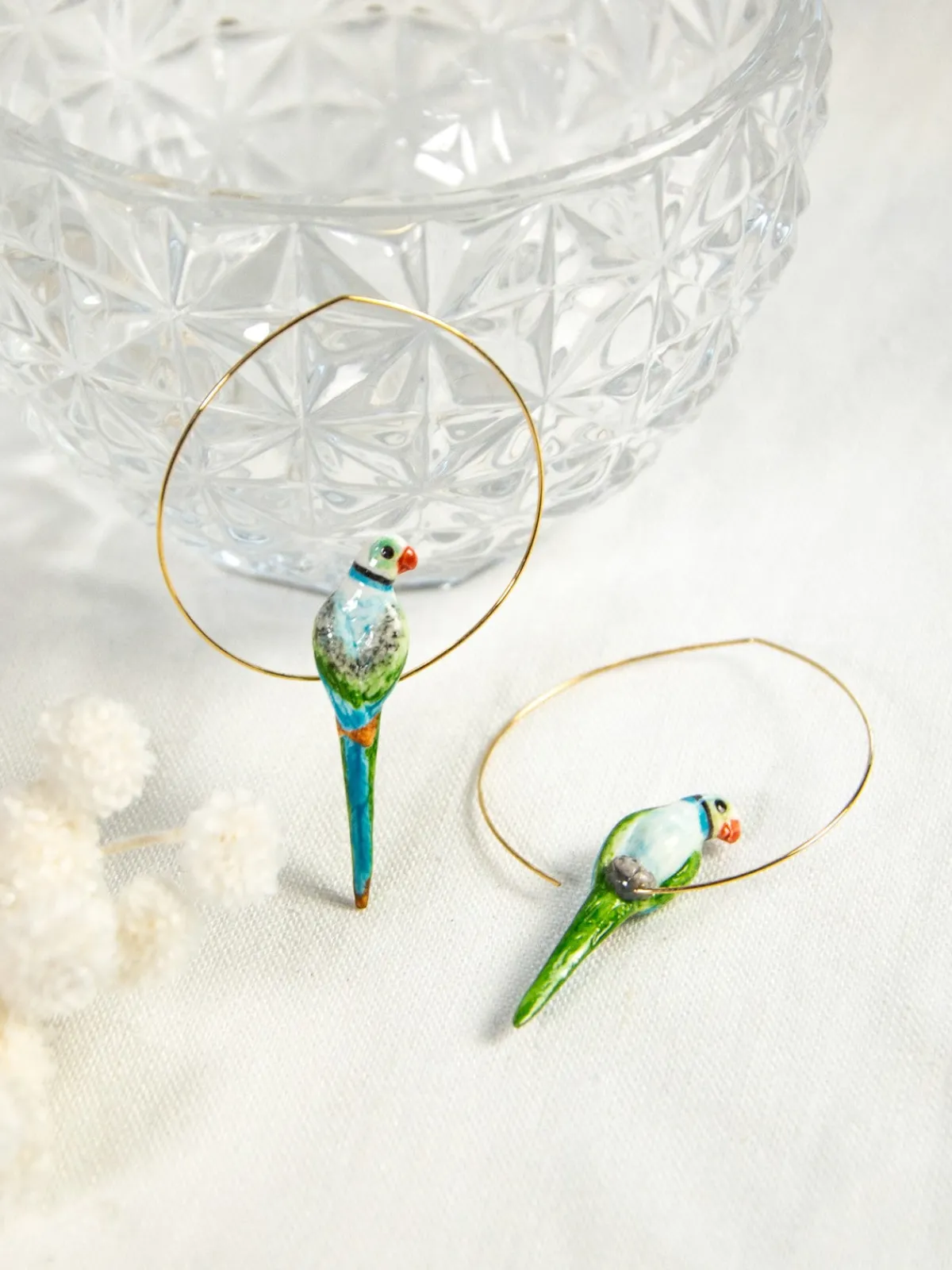 Grandes créoles perroquet bleu et vert>NACH BIJOUX Clearance