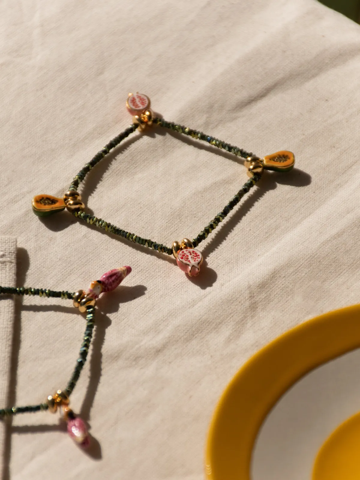 hematite bead and cockatoo bracelet>NACH BIJOUX Sale