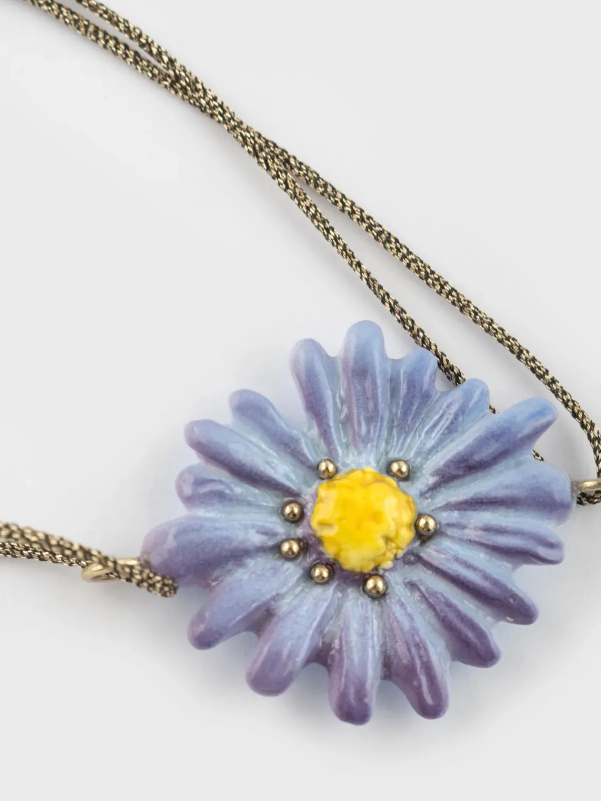 Iridescent cord bracelet with blue anemone flower>NACH BIJOUX Best