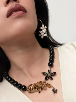 Leopard, flower and pearl necklace>NACH BIJOUX Discount