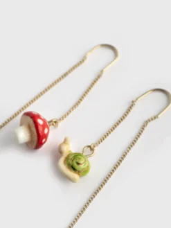 Longues boucles d'oreilles champignon et escargot><noscript><img width=