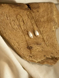 Longues boucles d'oreilles chouette blanche><noscript><img width=
