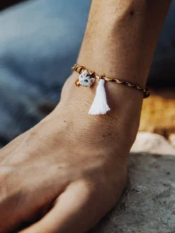 Multicolor tabby cat cord bracelet with tassel>NACH BIJOUX New