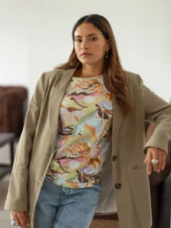 Olga T-shirt - Indomitable><noscript><img width=