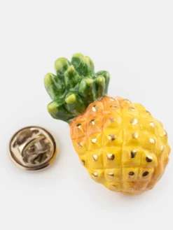 Pineapple pin><noscript><img width=