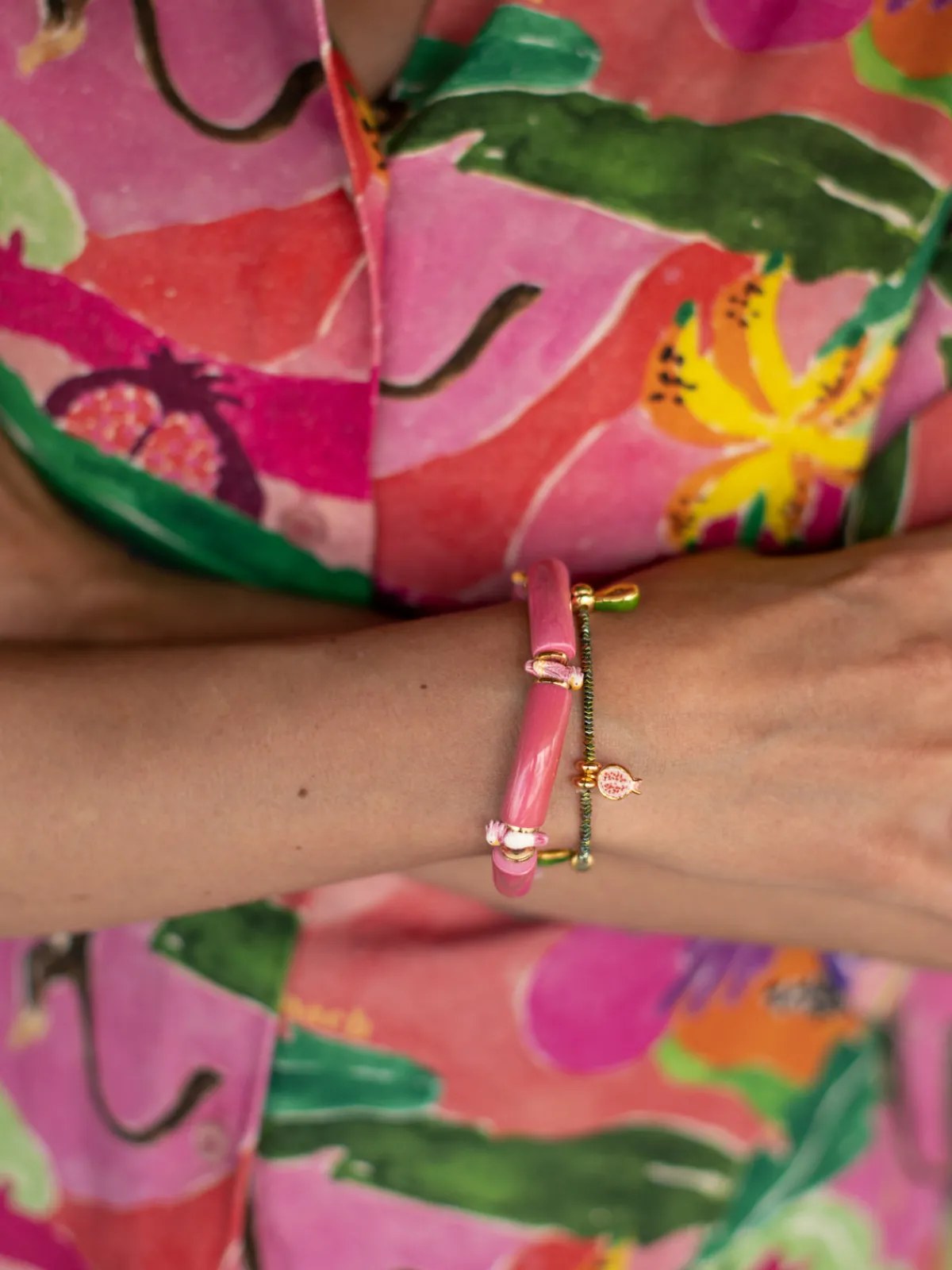 Pink cockatoo pearl bracelet>NACH BIJOUX