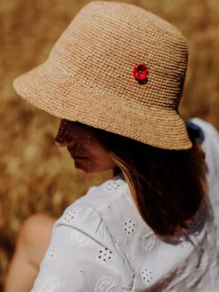 Poppy pin><noscript><img width=
