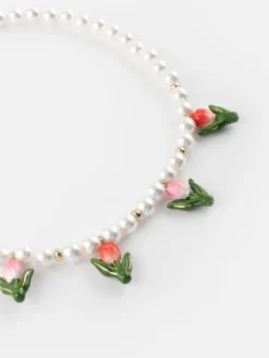 Tulip and pearl necklace><noscript><img width=
