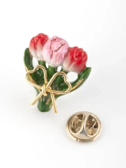 Tulip bouquet pin><noscript><img width=