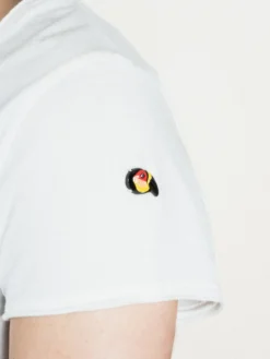 Victor cat T-shirt><noscript><img width=