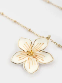 White flower necklace>NACH BIJOUX New