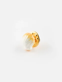 White shell pin>NACH BIJOUX Sale